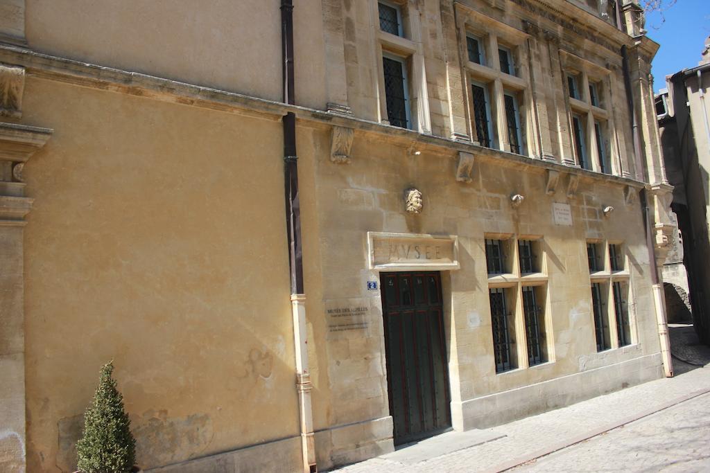Aparthotel Mas De Valrugues Holifrance Saint-Rémy-de-Provence Exteriér fotografie
